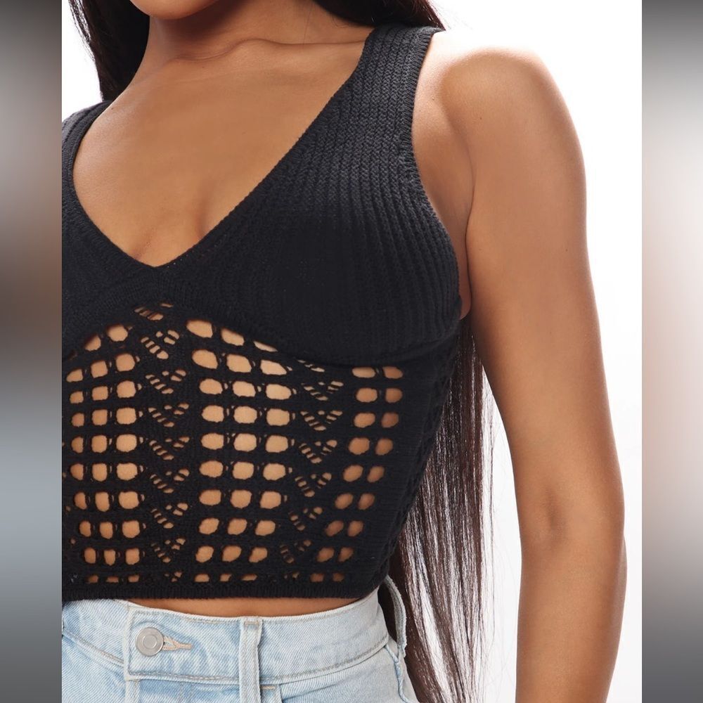 FASHION NOVA•Black crochet halter top